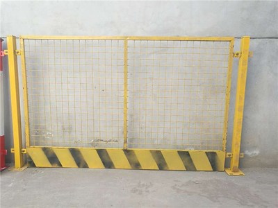 乌鲁木齐宾馆铜门与凯盛自动门 打造豪华旋转门的首选